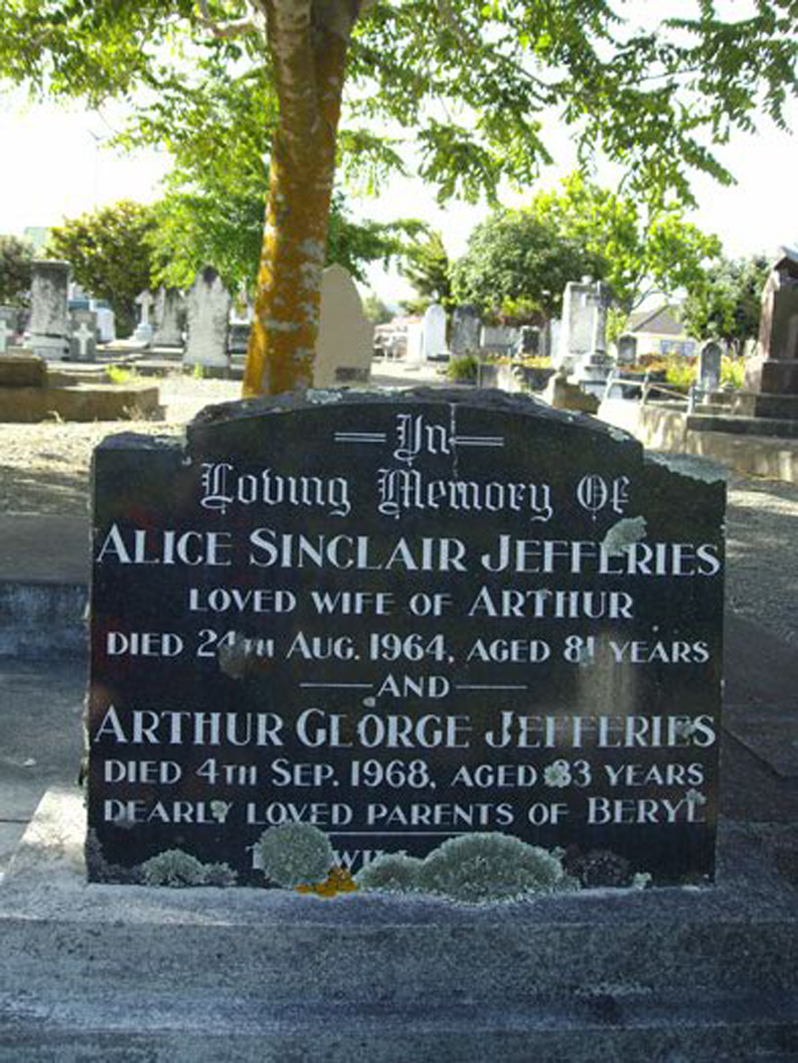 Photo of headstones/Alice Sinclair McLennan hdstn 1964 Palmerston North